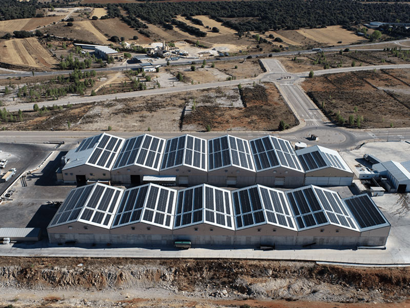Planta solar fotovoltaica en el complejo industrial de Valcorba